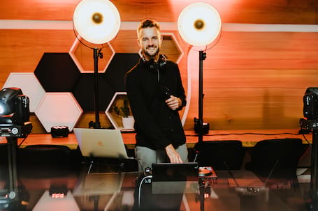Firma na wesele: Jakub Adamczyk - Dj i konferansjer.