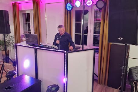Firma na wesele: DJ& wokalista wokalistka akordeon