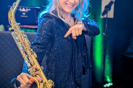 Firma na wesele: ZABAWIŚCI - DJ & LIVE MUSIC