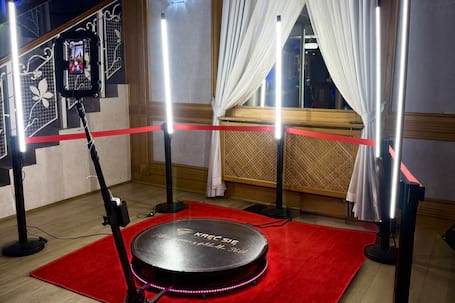 Firma na wesele: KRĘĆ SIĘ - FOTOBUDKA 360