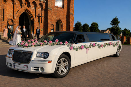 Firma na wesele: Wynajem limuzyny Chrysler