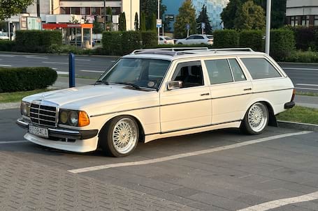 Firma na wesele: Mercedes W123