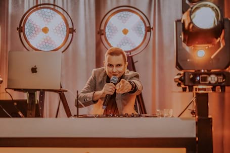 Firma na wesele: DJ / Wodzirej Andrzej Nowak