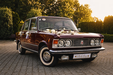 Firma na wesele: Fiat 125p – auto z serialu TVN