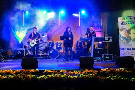 Firma na wesele: ADAM URBAŃSKI MUSIC BAND