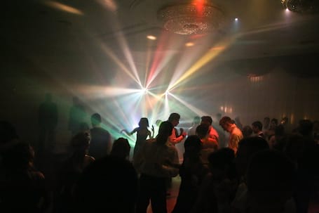 Firma na wesele: dj-frontman