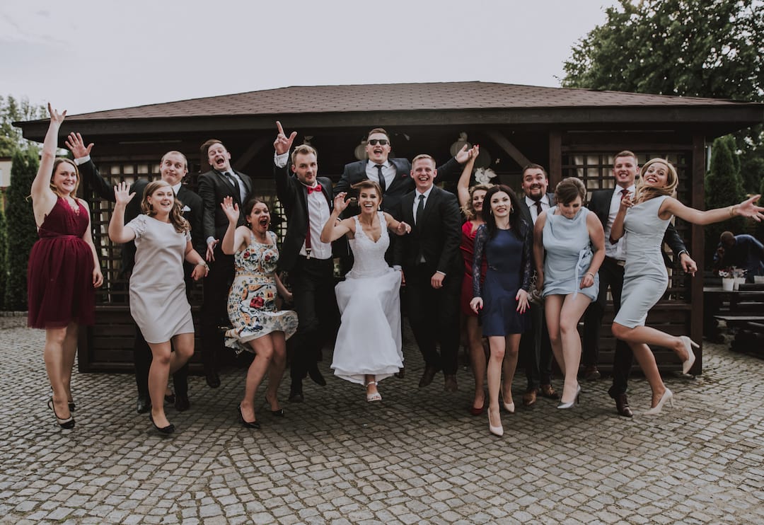 Zdjęcie grupowe na ślubie