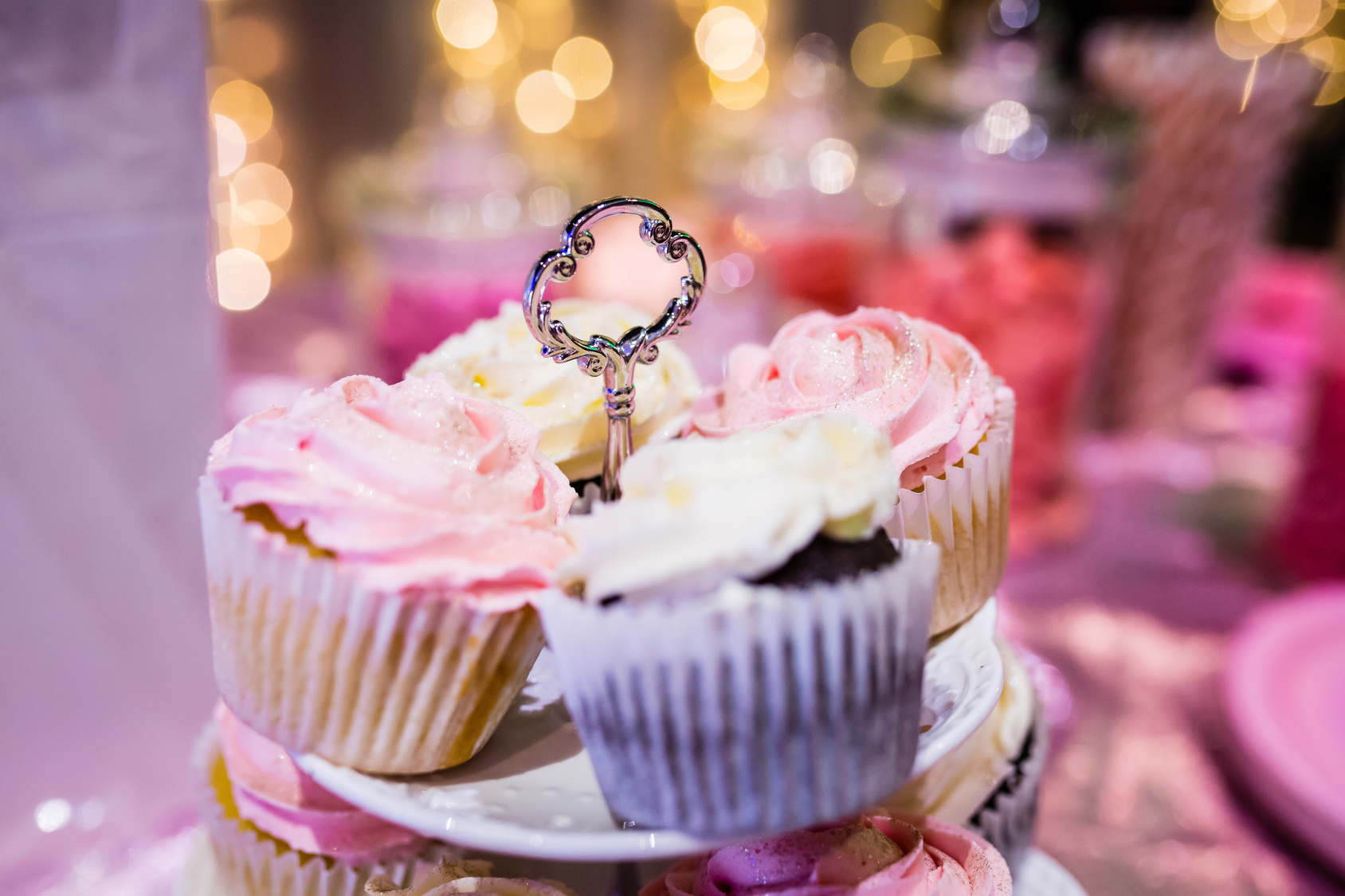 kolorowe muffiny na weselu