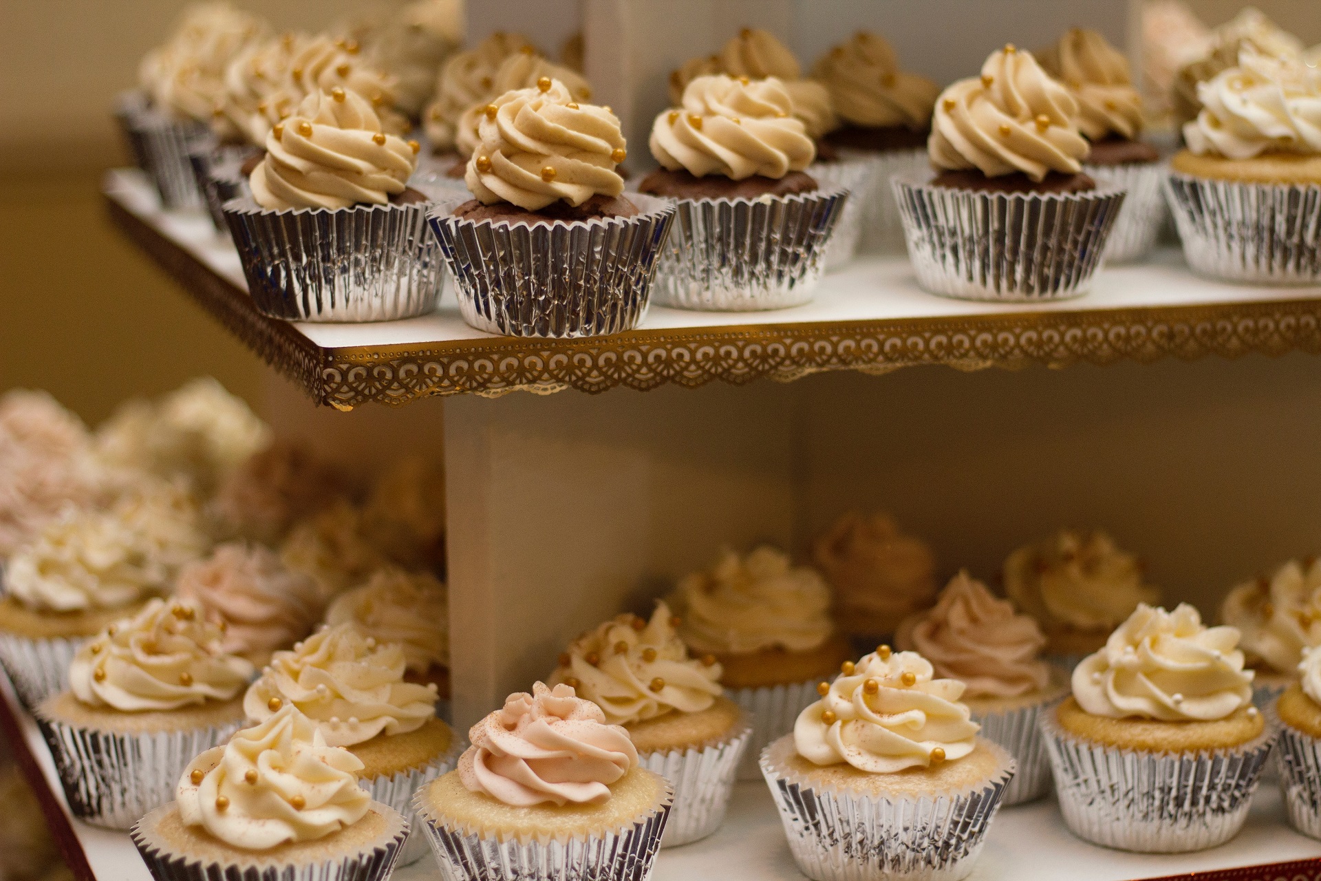Tort z muffin na weselu