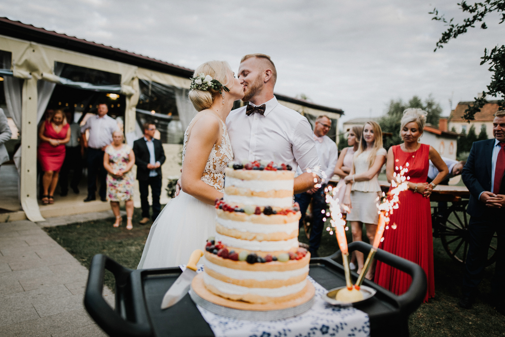 naked cake na weselu