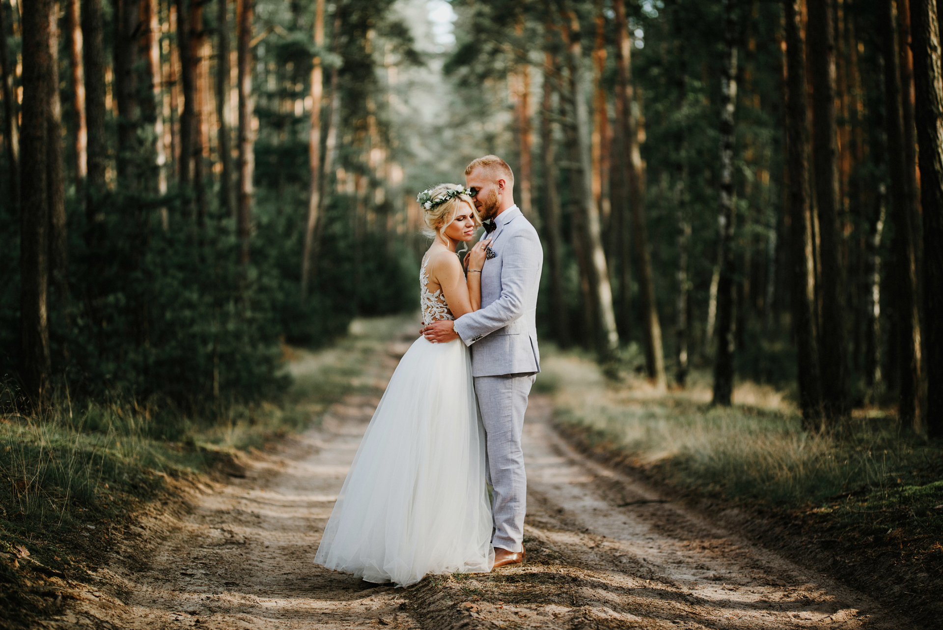 sesja ślubna w lesie
