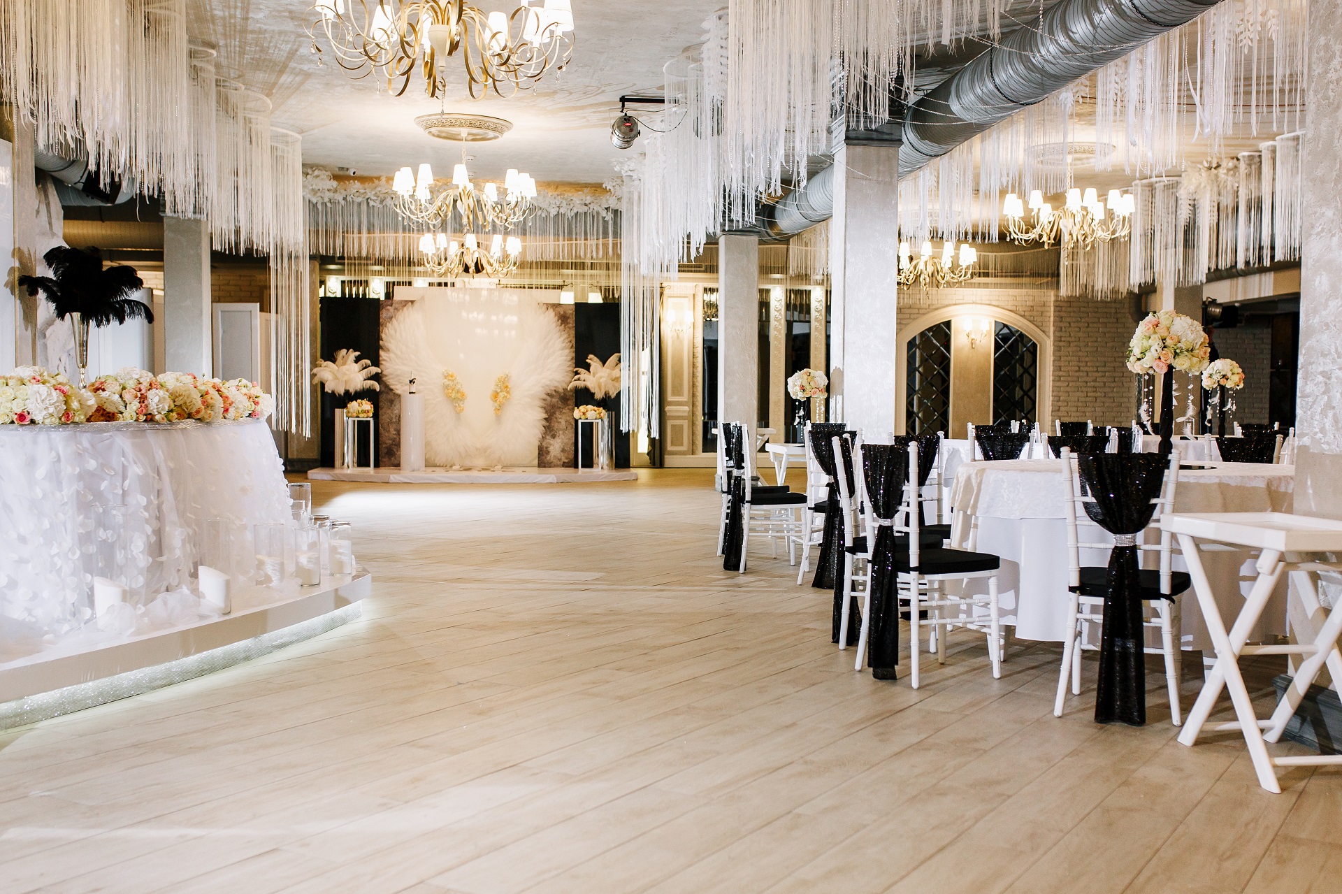 bardzo elegancka sala weselna