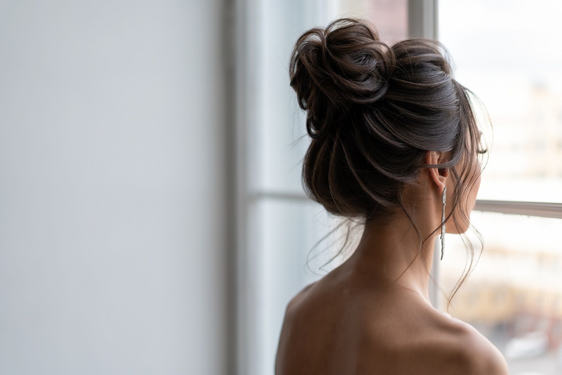 Elegancki wysoki kok Panny Mlodej
