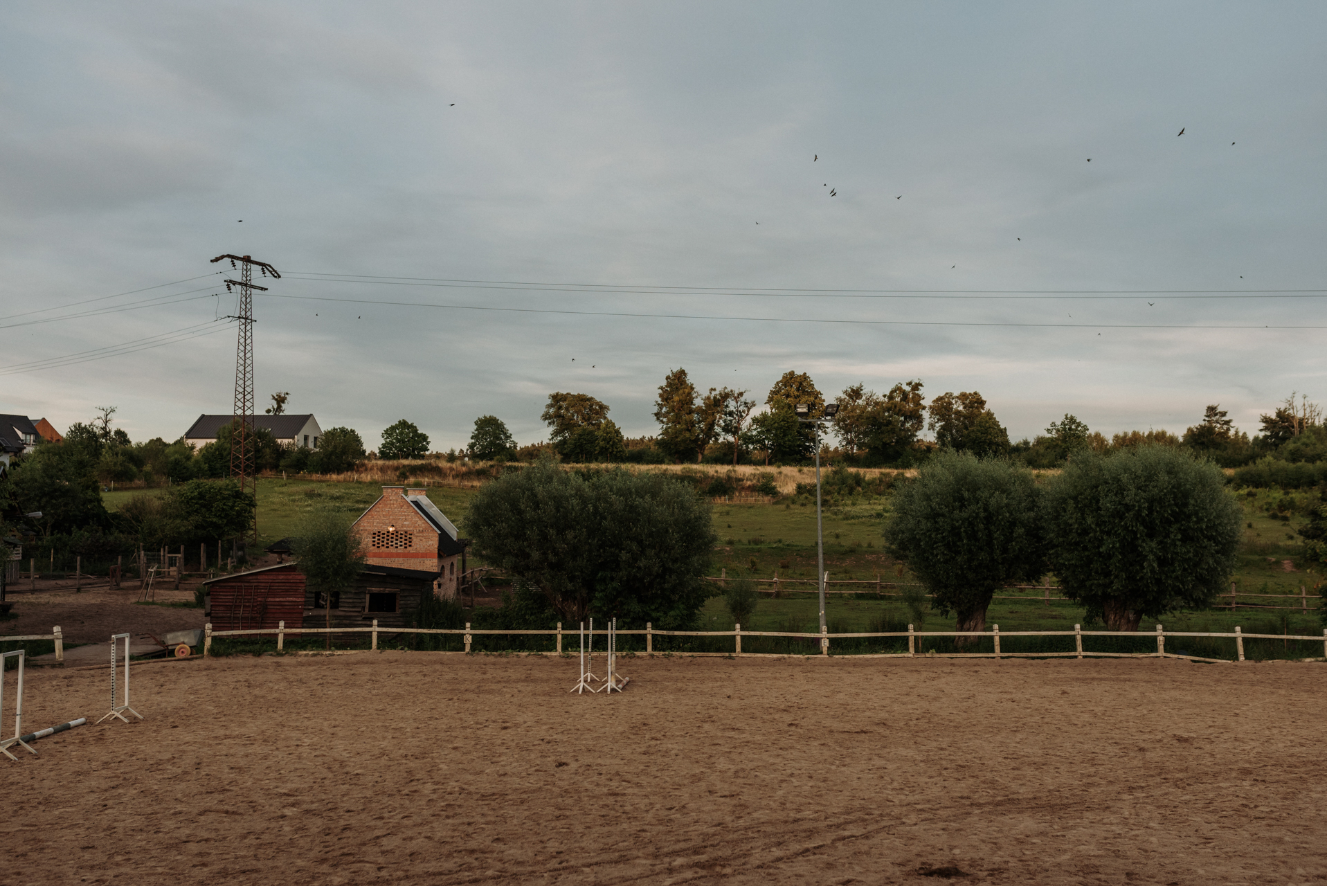krajobraz przed salą weselną