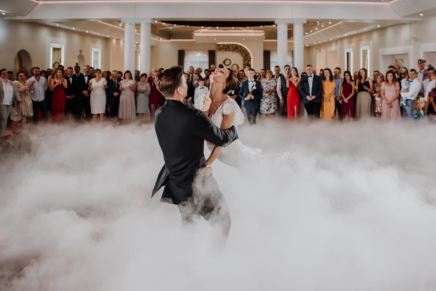 Pierwszy taniec na weselu fotografia ślubna
