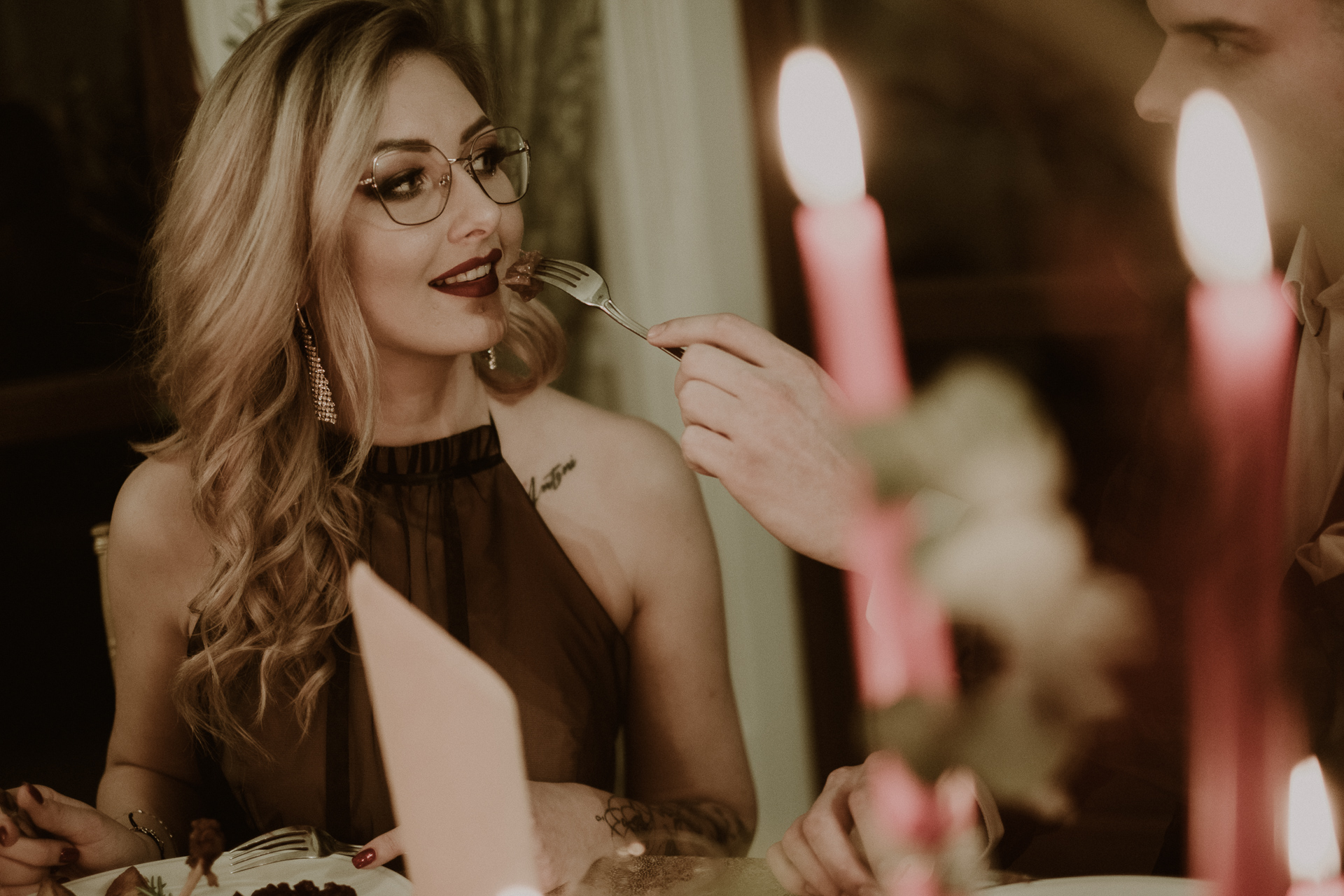 kolacja w hotelu sesja narzeczeńska 