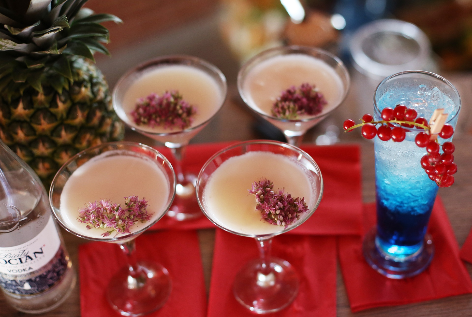 kolorowe drinki na weselu