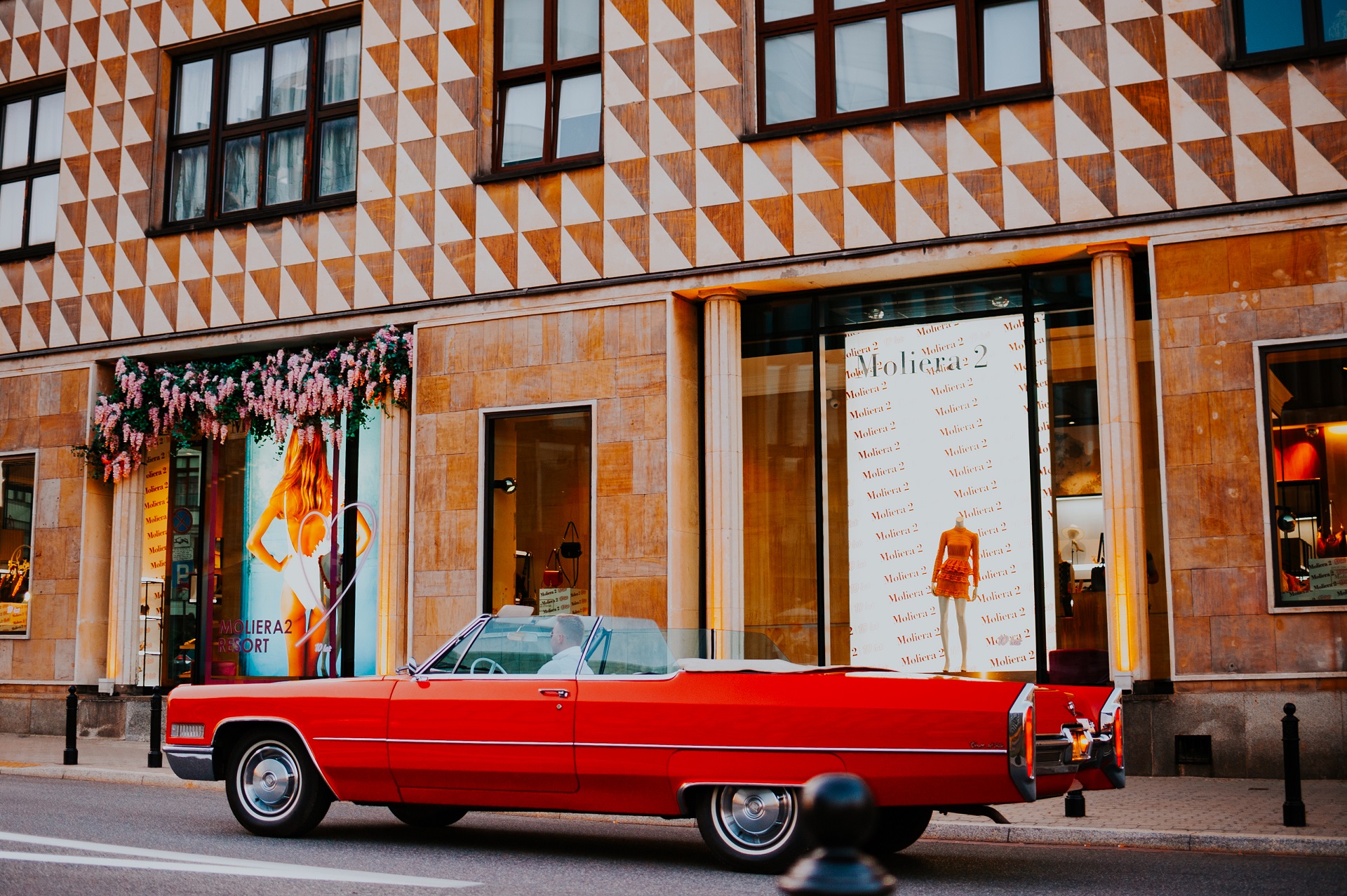 samochód do ślubu CADILLAC DE VILLE z 1966 roku