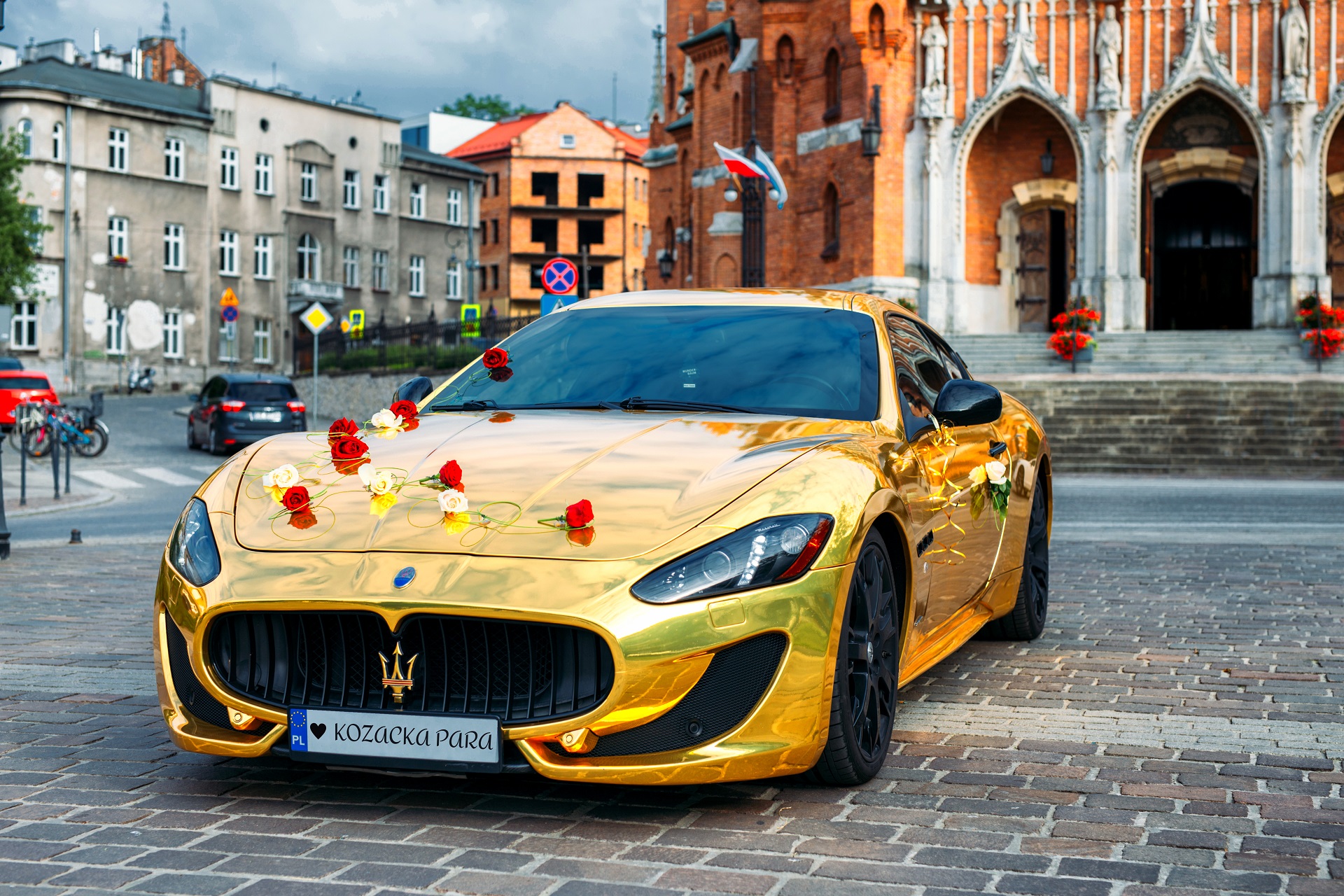 sportowe auto do ślubu maserati