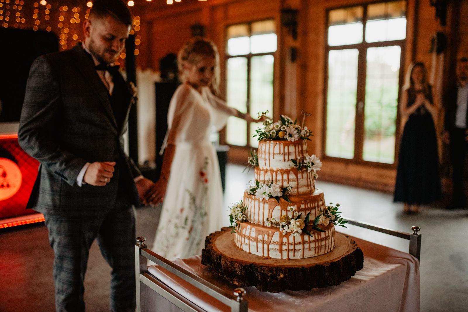 naked cake na weselu reportaż ślubny tort weselny
