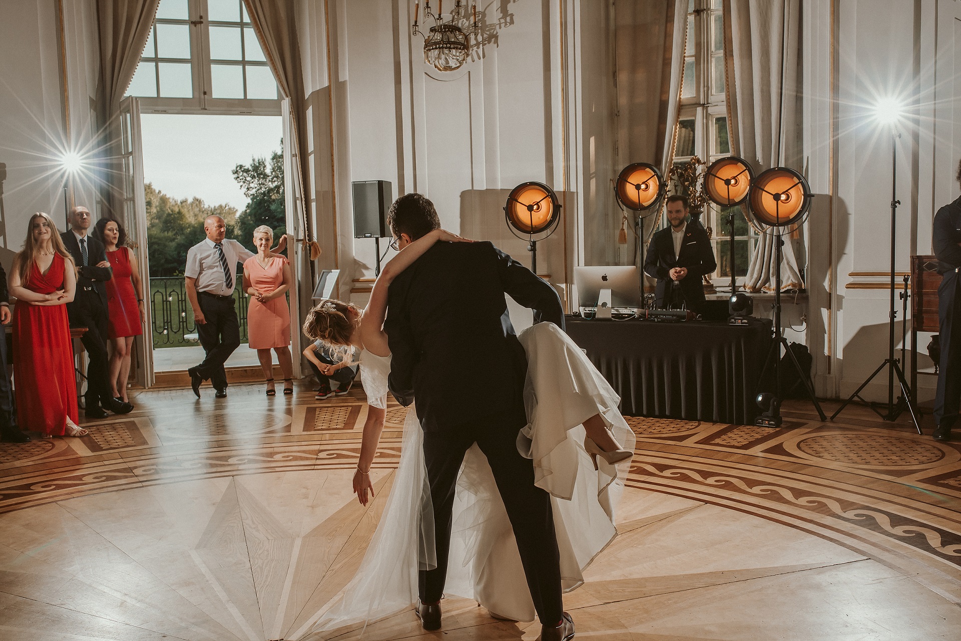 para młoda podczas wesela dj na weselu 
