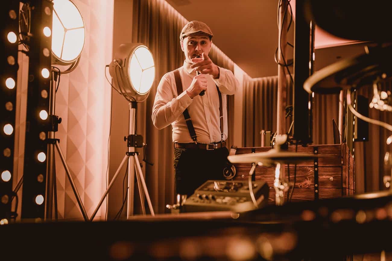 DJ